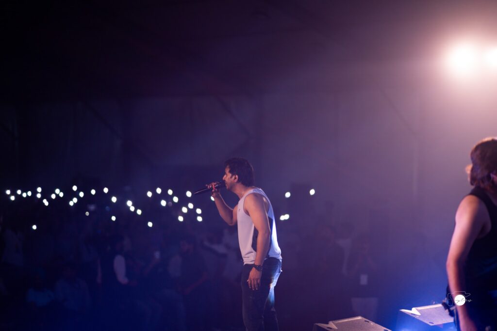 Concerts photograph by SidduVerse — SID02927