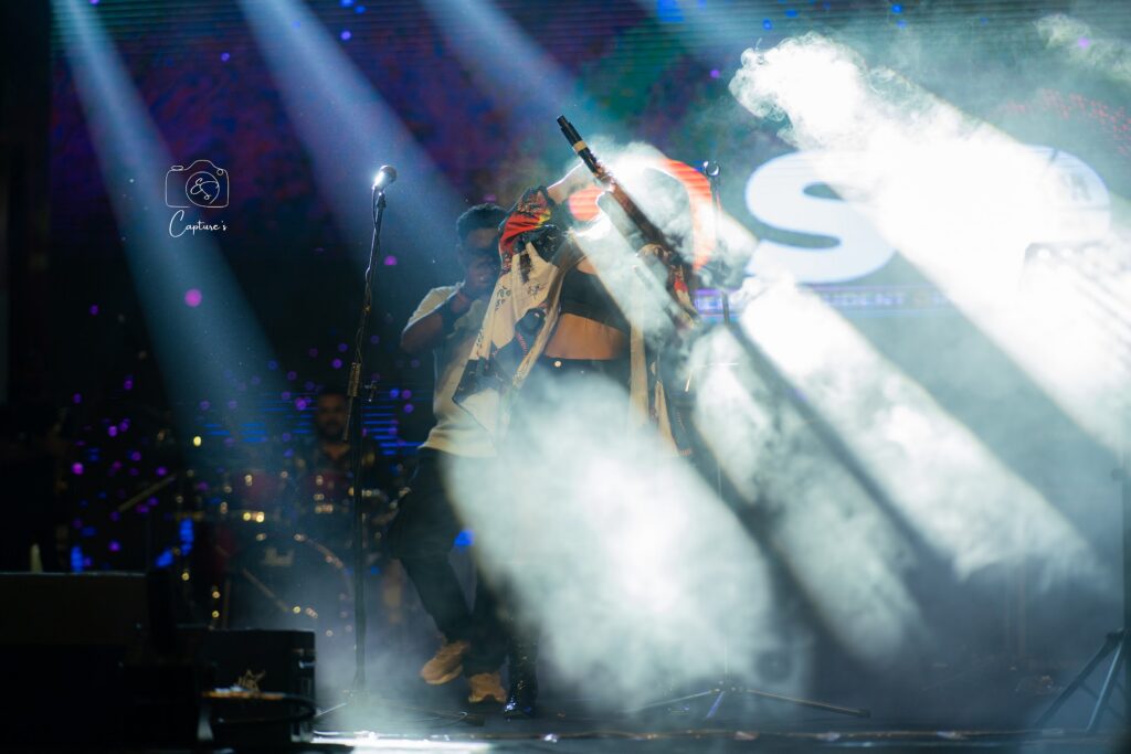Concerts photograph by SidduVerse — SID05097