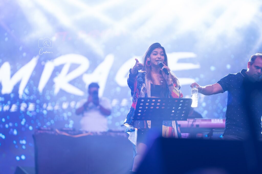 Concerts photograph by SidduVerse — SID05279