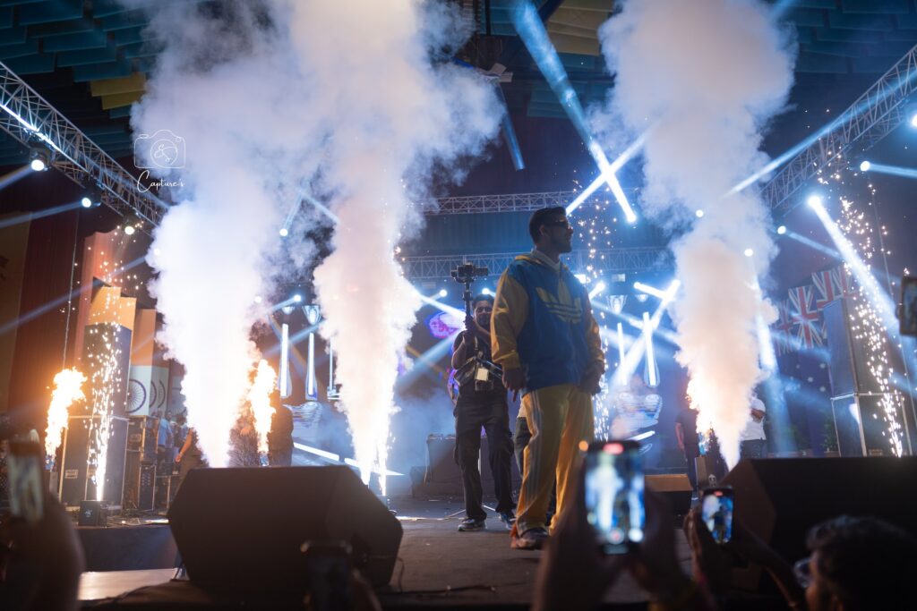 Concerts photograph by SidduVerse — SID05669
