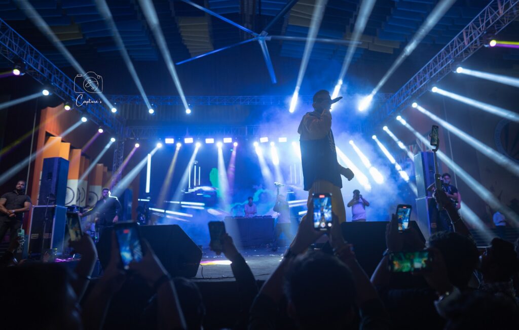 Concerts photograph by SidduVerse — SID05683