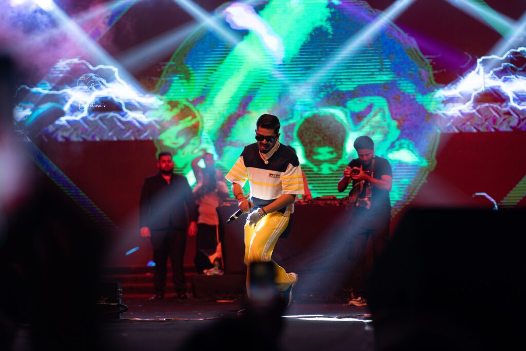 Concerts photograph by SidduVerse — SID05733