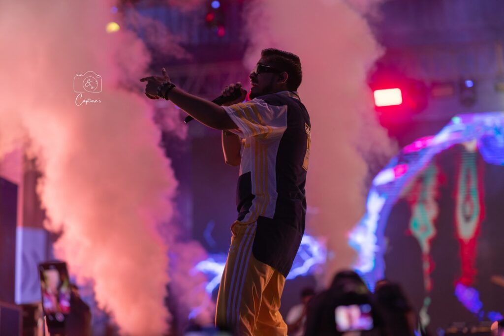 Concerts photograph by SidduVerse — SID05740