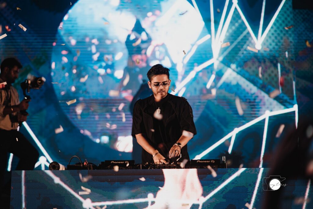 DJ Concerts photograph by SidduVerse — SID09538