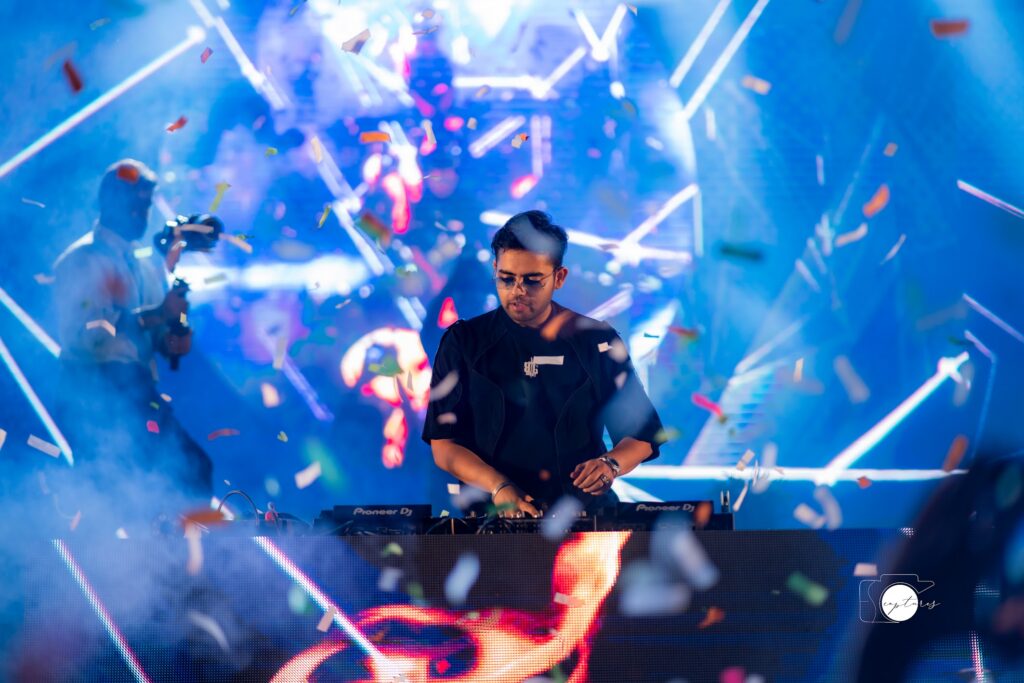 DJ Concerts photograph by SidduVerse — SID09539